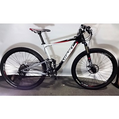 Giant Aluxx SL Fluidform 20-Speed Mountain Bike