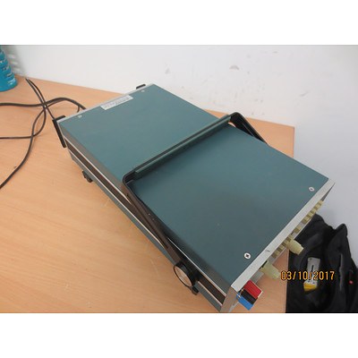 Fluke Portable Calibrator Model 515A