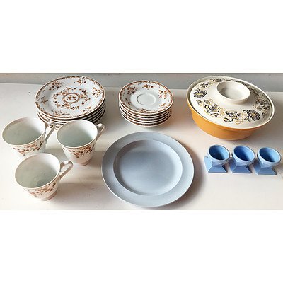 Large Collection of Kitchen Appliances, Genius Sewing Machine, and Part Dinner Service