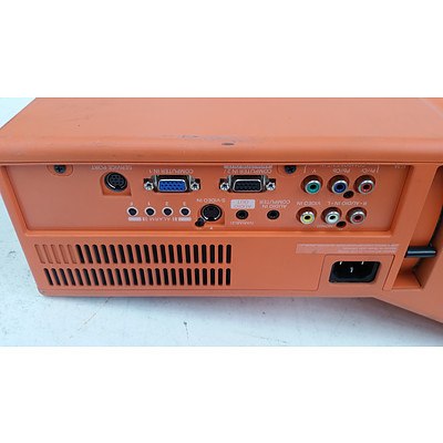 Sanyo PLC-XE50 XGA 3 LCD Projector