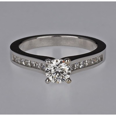 18ct White Gold Ring with One Round Brilliant Cut Diamond
