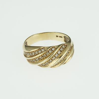 9ct Yellow Gold with Five Oblique Rows of Single Cut Diamonds