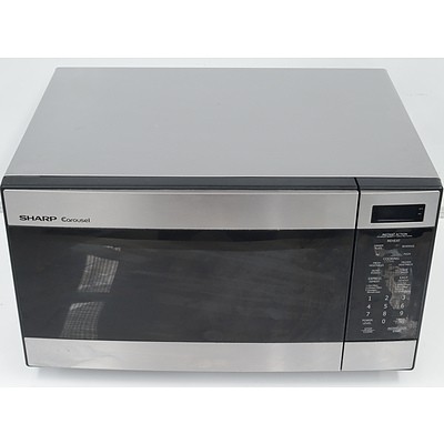 Sharp Carousel Sensor 1100 Watt Microwave Oven