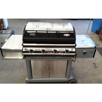 Beefeater Discovery i 1000  4 Burner BBQ