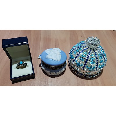 Large Group of Assorted Costume Jewellery Including Rings, Necklaces and More