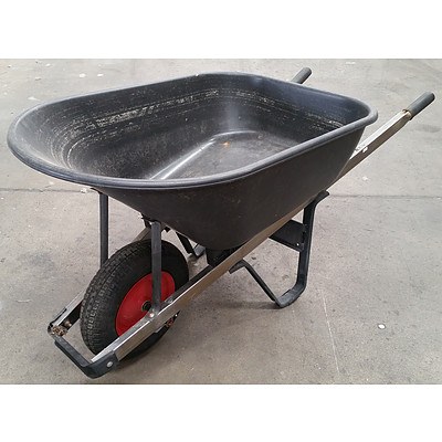 150L Black Bucket Wheelbarrow