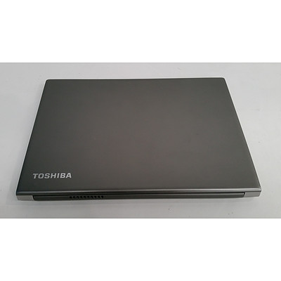 Toshiba Portege Z30-A 13-Inch Core i5 (4300U) 1.90GHz Laptop w/ Docking Station