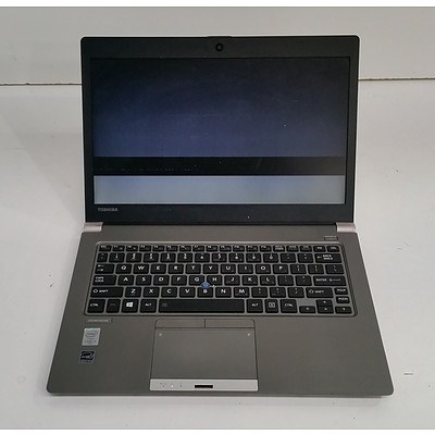 Toshiba Portege Z30-B 13-Inch Core i5 Laptop w/ Docking Station