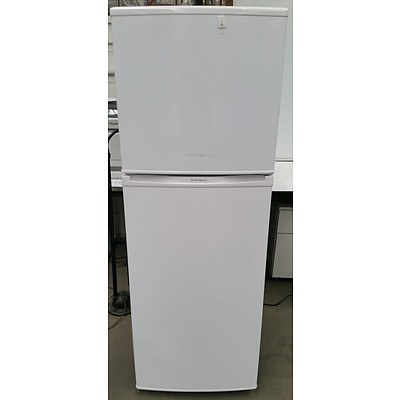 Westinghouse 220 Litre Fridge/Freezer