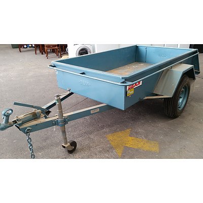 Dean Farm Equipment 7 x 4 Box Trailer