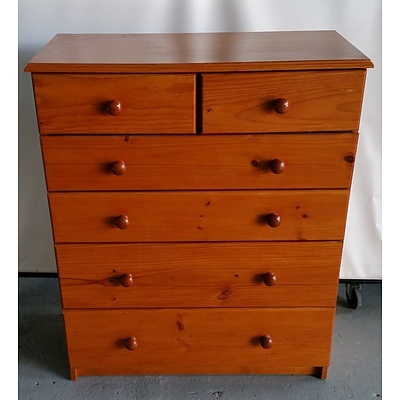 Pine Chest of Drawers