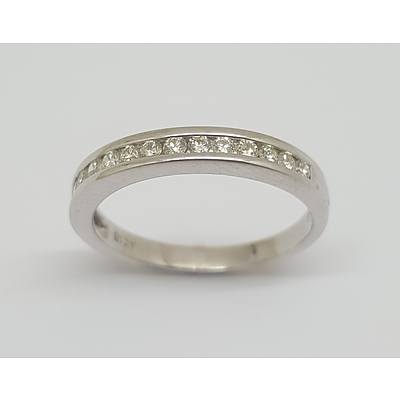 18ct White Gold and Diamond Ring