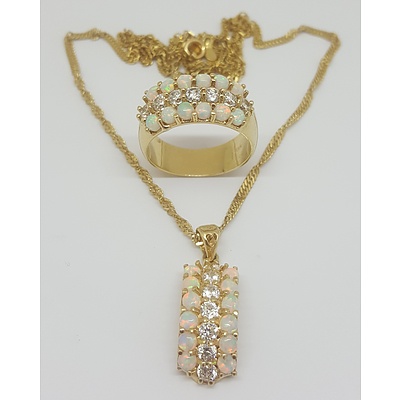 Matching 14ct Yellow Gold and Natural Opal Ring, Pendant and Necklace Set