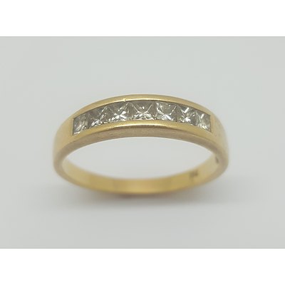 18ct Yellow Gold and 7 Diamond Ring