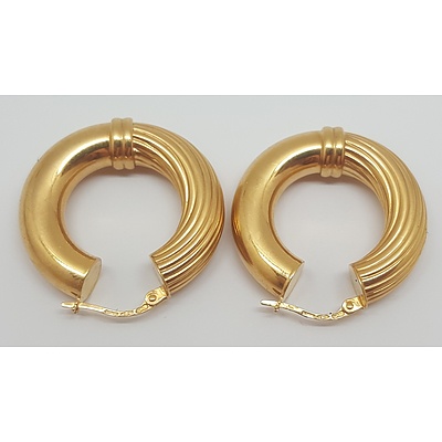 9ct Yellow Gold Earrings Made by Italian Jewellers Unoaerre