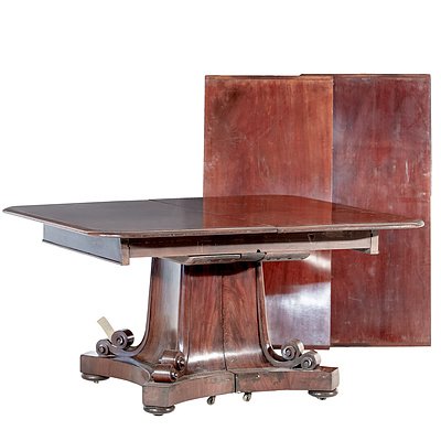 Impressive William IV Mahogany Extension Table with Split Pillar Support Circa 1835