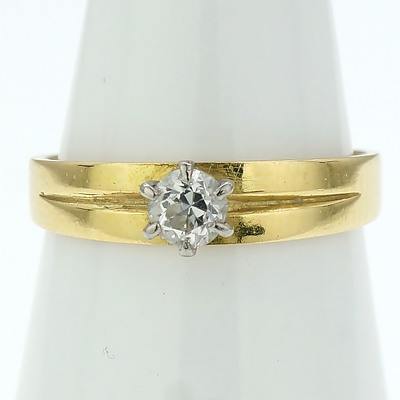 18ct Yellow and White Gold Ring With Old Cut Diamond in Six Claw Setting