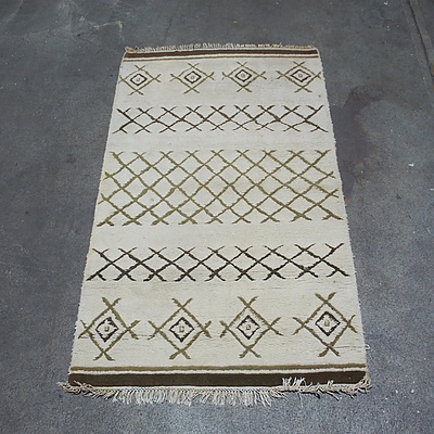Hand Woven Wool Rug and Iniut Style Matt