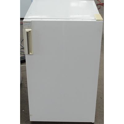 Westinghouse Silhouette 140 Litre Refrigerator