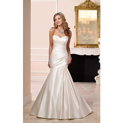 Stella Yorke Designer Wedding Dress - Size 16