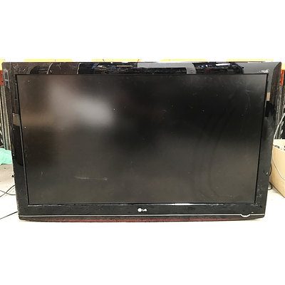 Large LCD Displays & Television - Lot of 4