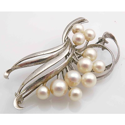 MIKIMOTO Silver Pearl Brooch