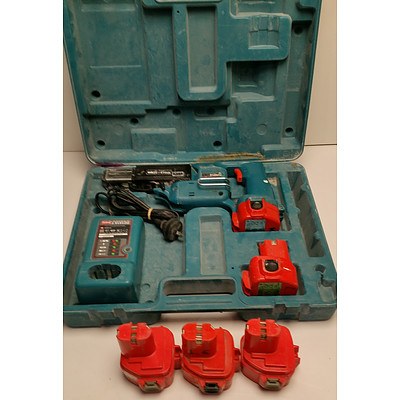 Makita Cordless Auto Feed Screw Gun plus 5 Batteries