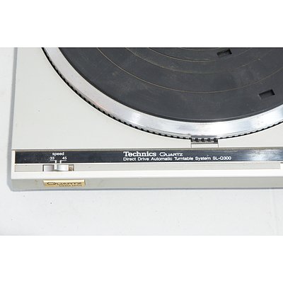 Vintage Technics Stereo System with Speakers