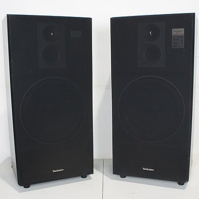 Vintage Technics Stereo System with Speakers