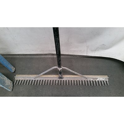 Kinchrome Mobile Tool Chest, Bailey Fiberglass Ladder and Tiling/Concrete Rake