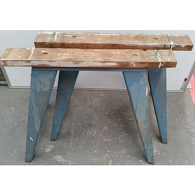 Triton TSA001 235mm Precision Power Circular Saw with Triton Series 2000 Workcentre