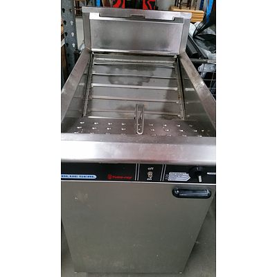 Blue Seal Tube Ray Stainless Steel Natural Gas Deep Fryer