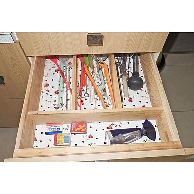 Entire Miscellaneous Contents from the Kitchen Cupboards, Drawers, Benchtop Etc