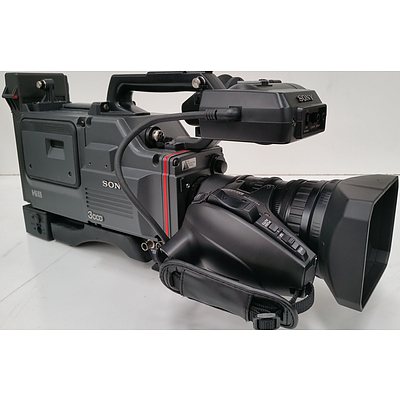 Sony DXC-325P Hi8 3CCCD Video Cassette Recorder and Road Case