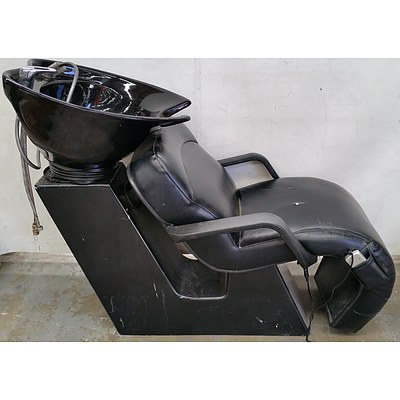 Recumbent Hairdresser's Massage Chair With Basin