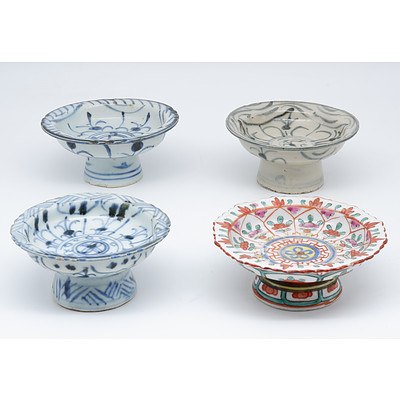 Four Chinese Porcelain Pedestal Cups, 19th Century 