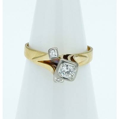 18ct Yellow Gold 1970's Style Ring with 0.20ct Round Brilliant Cut Diamond and Two 0.025ct Single Cut Diamonds 0.025ct