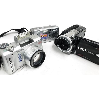 Camcorder & Digital Cameras - Lot of 3