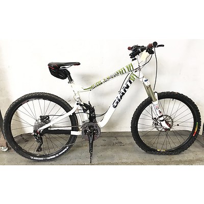 Giant 27 Speed Mountain Bike