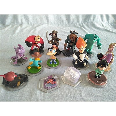 13 Disney Infinity figures & power discs - for Nintendo Wii