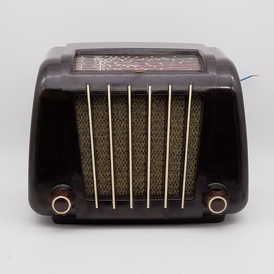 Bakelite Cased Philips Model 122B Valve Radio