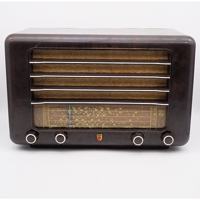 Bakelite Cased Philips Valve Radio