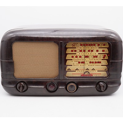 Bakelite Cased Astor Valve Radio
