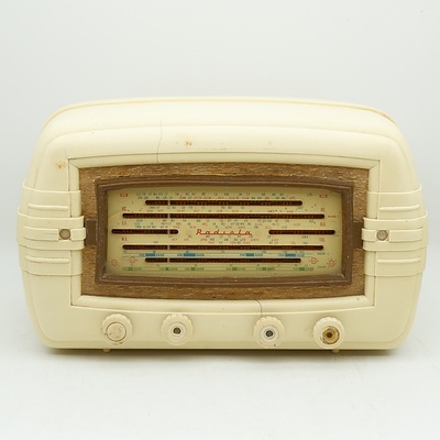 Bakelite Cased AWA Radiola Valve Radio