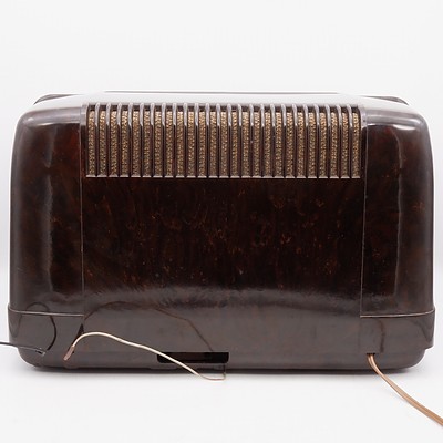 Bakelite Cased Kriesler Model 11-28 Valve Radio