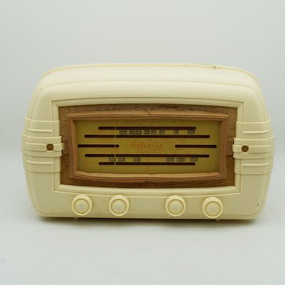 Bakelite Cased AGE Hotpoint Model 640MA Valve Radio