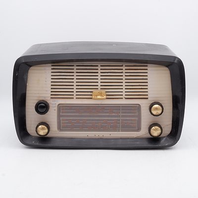 His Master's Voice Little Nipper Model 64-52 Valve Radio