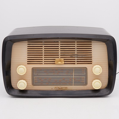 His Master's Voice Little Nipper Model 64-52 Valve Radio