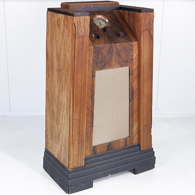 Sherwood Upright Valve Radio