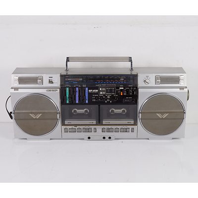Sharp Model GF-575 Portable Radio